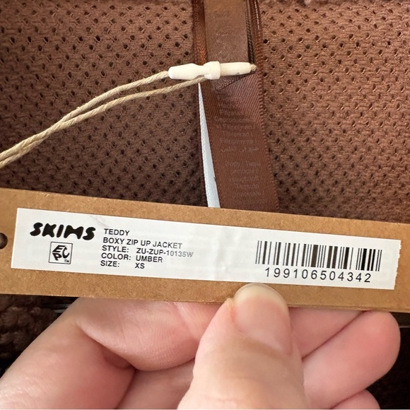 New Skims Teddy boxy zip up jacket in umber - Picture 8 of 10